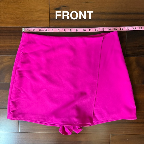 EXPRESS EDITOR FUCHSIA HIGH WAIST MINI SKORT WITH A WRAP FRONT DESIGN - Picture 9 of 13